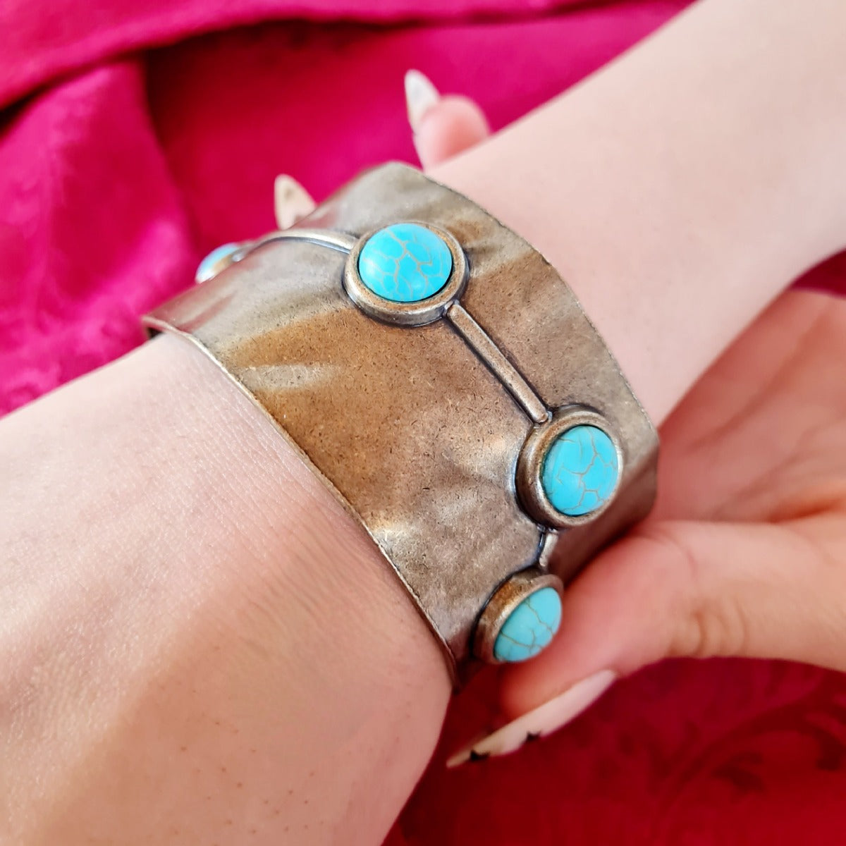 Antikes goldenes oxidiertes Armband