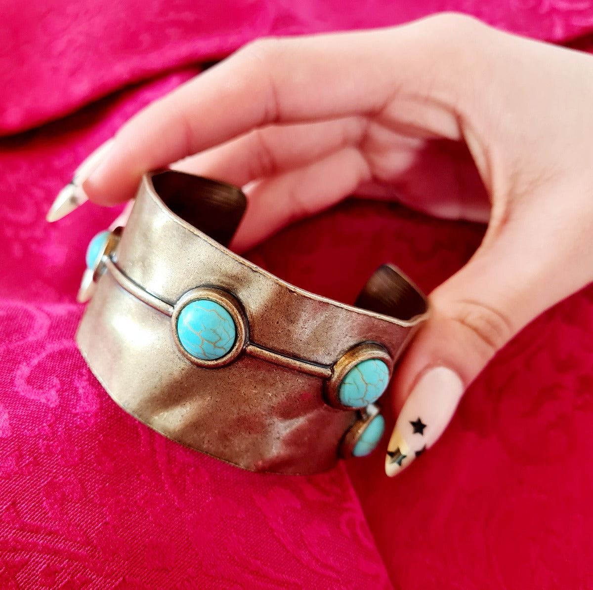Antikes goldenes oxidiertes Armband