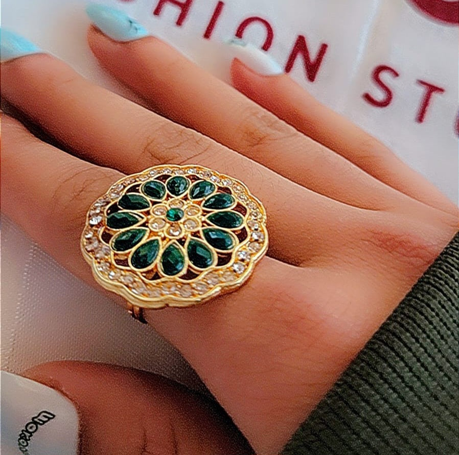 Green Stone Ring #8210